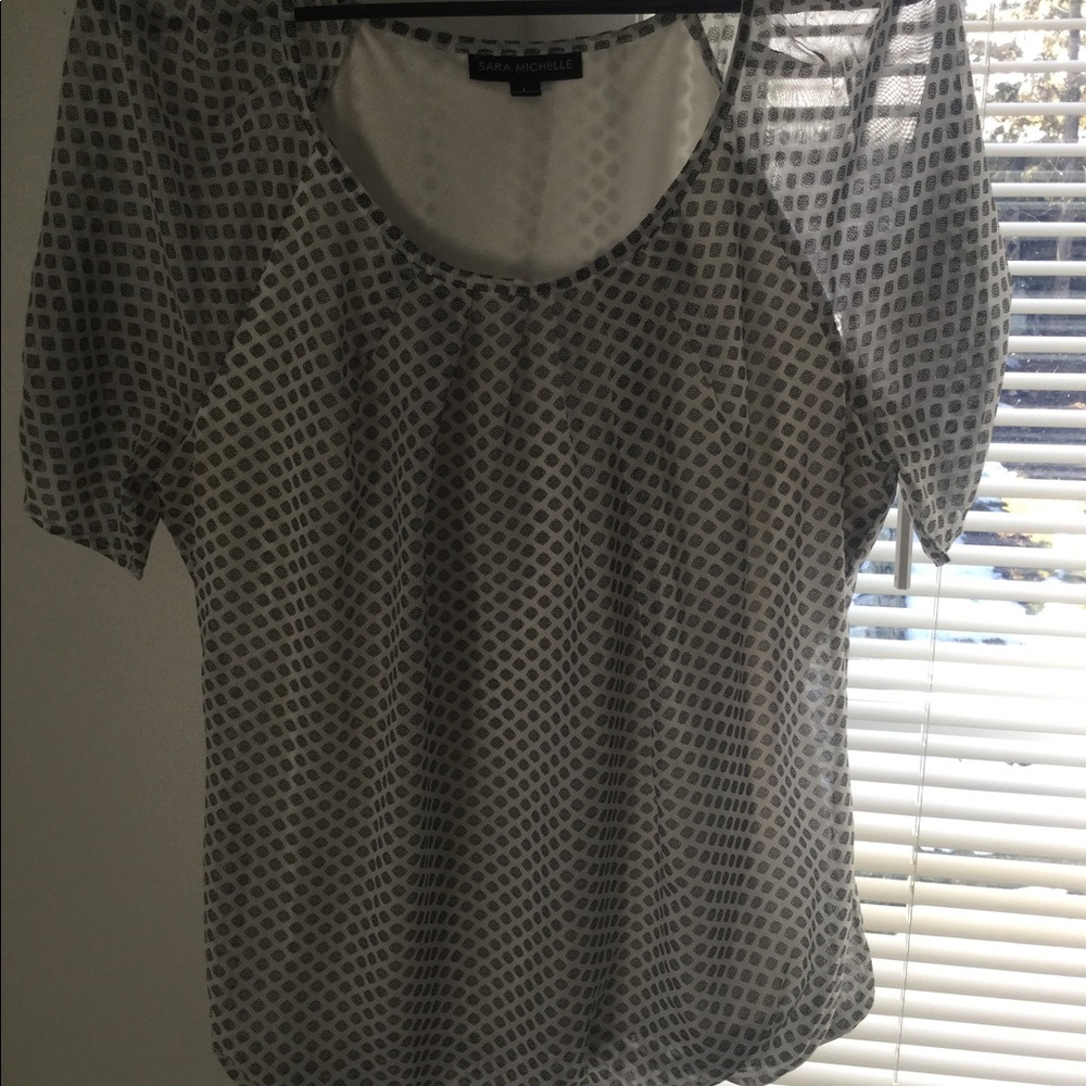 New dress blouse loose fitting but professional for the office
